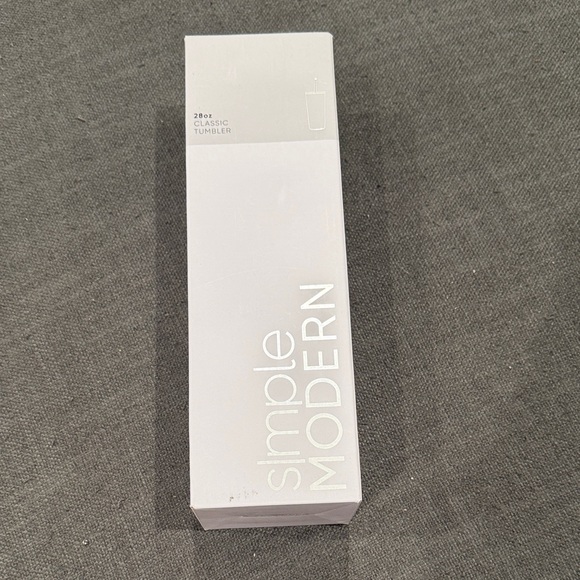 Simple Modern 28oz Classic Tumbler - Picture 2 of 6